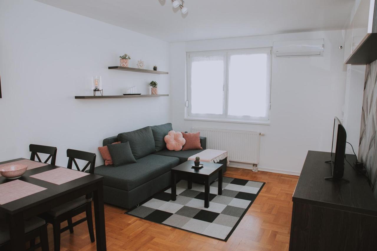 Apartment Nika, Arena ซาเกร็บ ภายนอก รูปภาพ